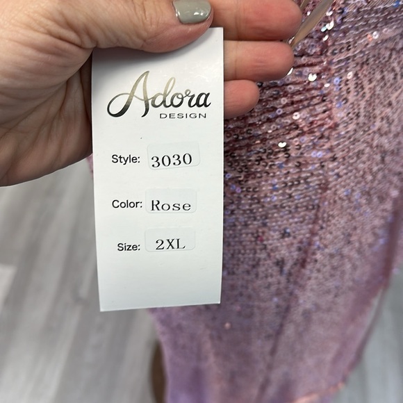 PLUS SIZE Sequence Prom Gown with low back and high slit Size 2X - Picture 12 of 12